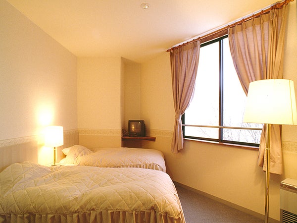 夜発バス/斑尾レインストンホテル・2泊リフト券付(利用日数選択)2